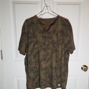 An awesome Lucky brand shirt!!